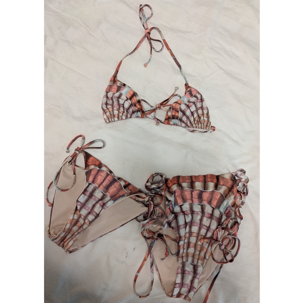 Bikini Set (two bottoms, one top)